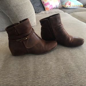 Women’s brown booties.